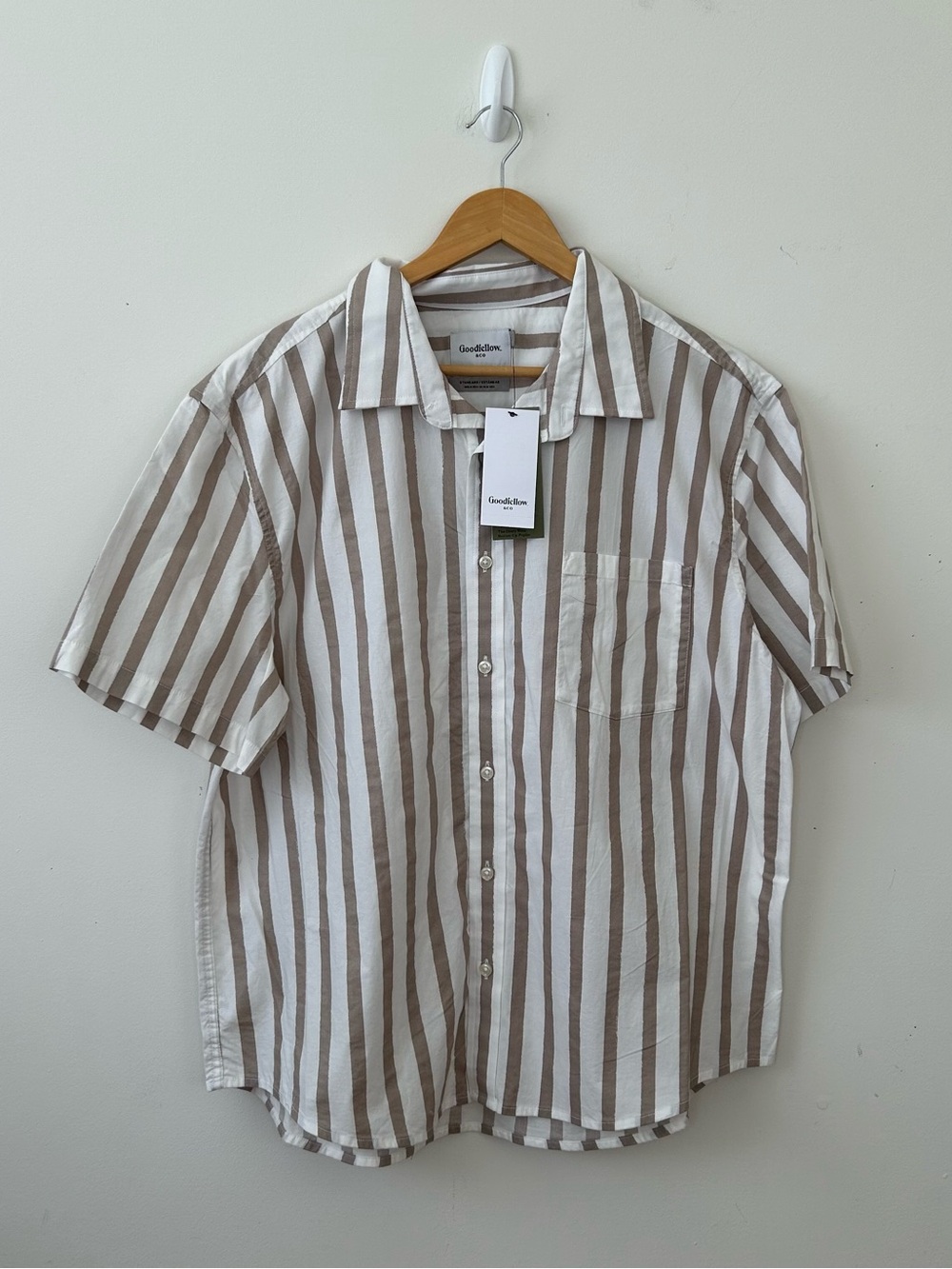 Goodfellow & Co Shirt Mens XL Beige White Stripe Short Sleeve Button Up Poplin